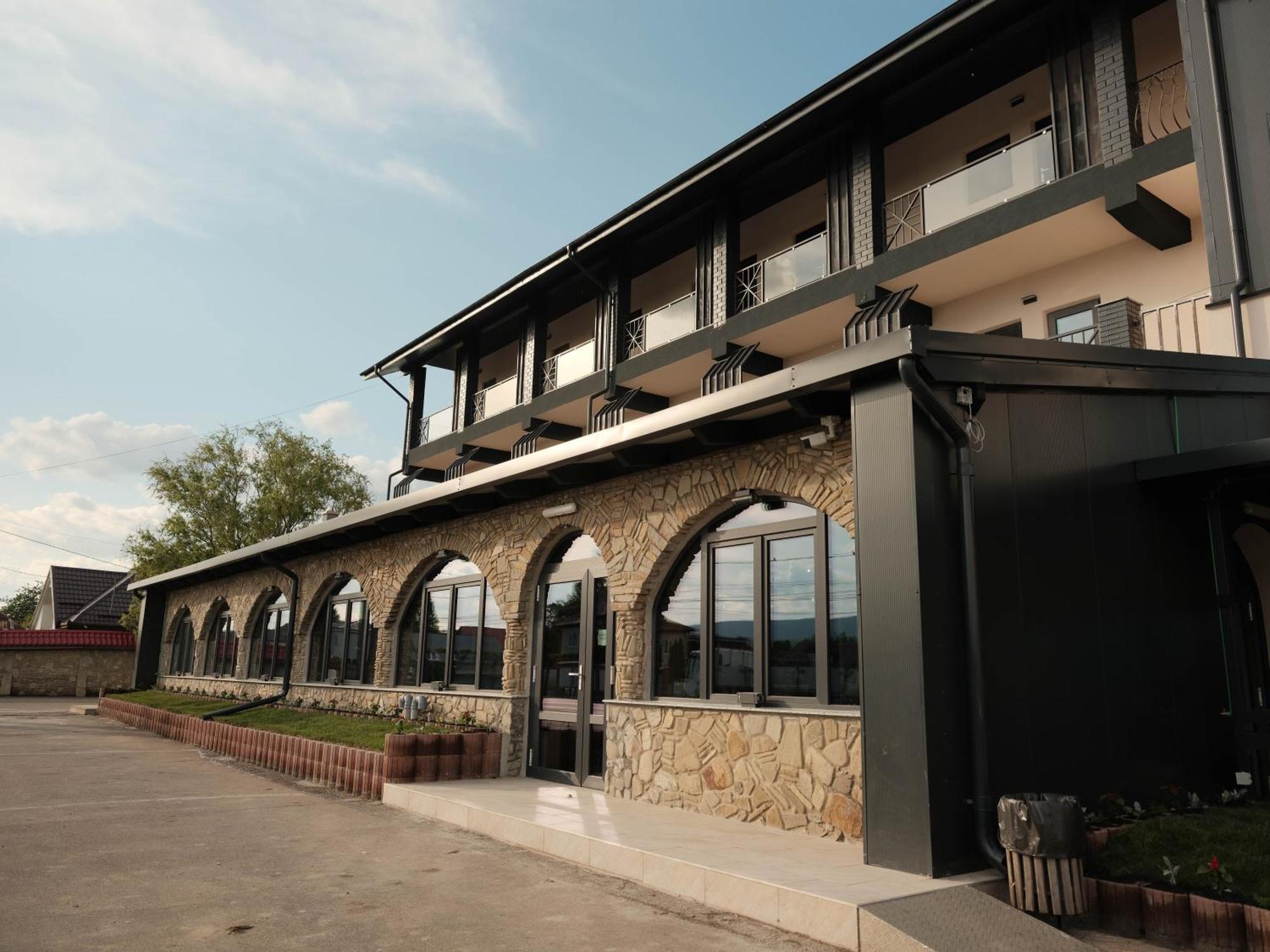 Hanul Ursilor Targu Neamt Exterior photo